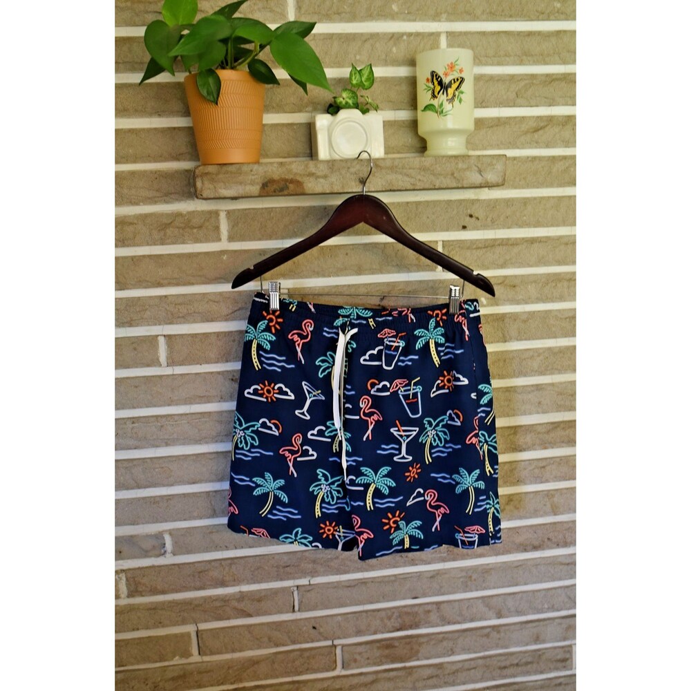 Chubbies Swim Trunk Men Sz M ‘Neon Lights" 7” Classic Flamingoes Palm Trees blue